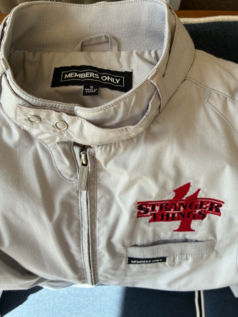 NWOT Stranger Things S4 MEMBERS ONLY Jacket - Rare! - Men's Small / Women's Med. - Picture 7 of 7